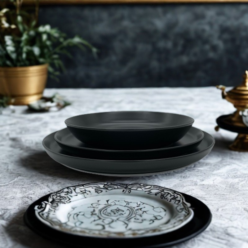 Insalatiera nera opaca nordika   in Linee