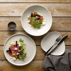 Piatto piano churchill walled vellum Churchill Porcellana  in Porcellane