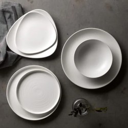 Piatto piano churchill walled vellum Churchill Porcellana  in Porcellane