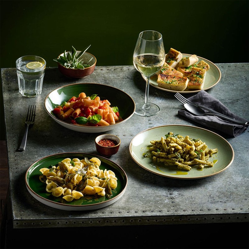 Piatto fondo churchill stonecast patina burnished green Churchill Porcellana  in Linee