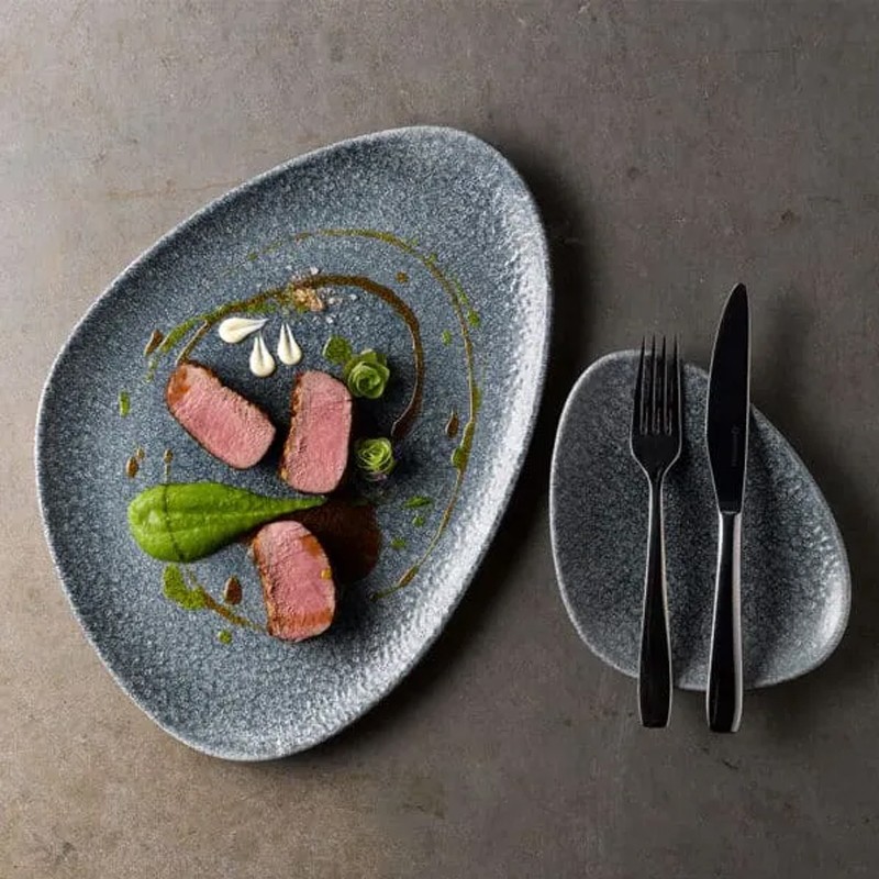 Piatto triangolare raku blu Churchill Porcellana  in Linee