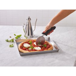 Rotella taglia pizza manico nero Sambonet Paderno  in Tagliapasta