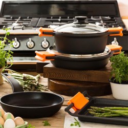 Casseruola antiaderente alta con coperchio cm. 24 Efficient Pintinox  in Cucina