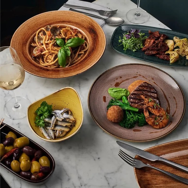 Bowl triangolare churchill stonecast mustard seed yellow Churchill Porcellana  in Linee