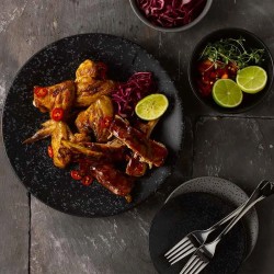 Piatto piano churchill menu shades caldera ash black Churchill Porcellana  in Linee