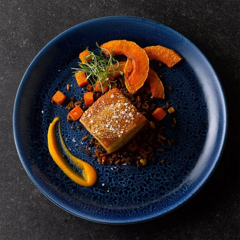 Piatto piano stonecast plume blu Churchill Porcellana  in Linee