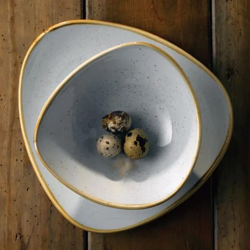 Piatto piano triangolare stonecast verde acqua Churchill Porcellana  in Linee