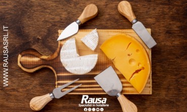 Coltello per formaggi: strumento essenziale per una degustazione perfetta